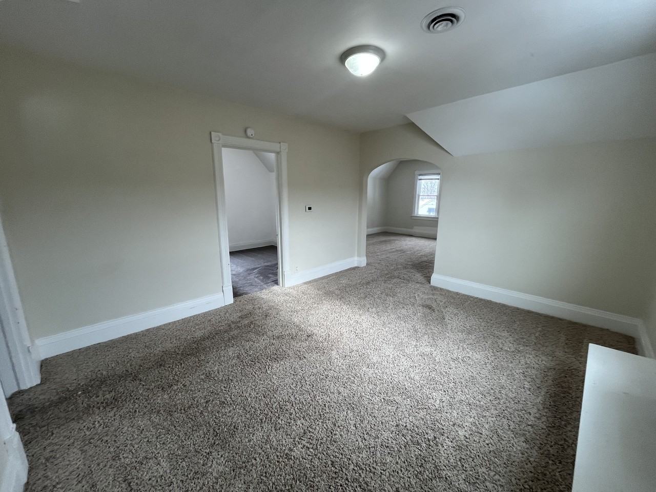 722 S 22nd St Uppr - Photo 7 of 11