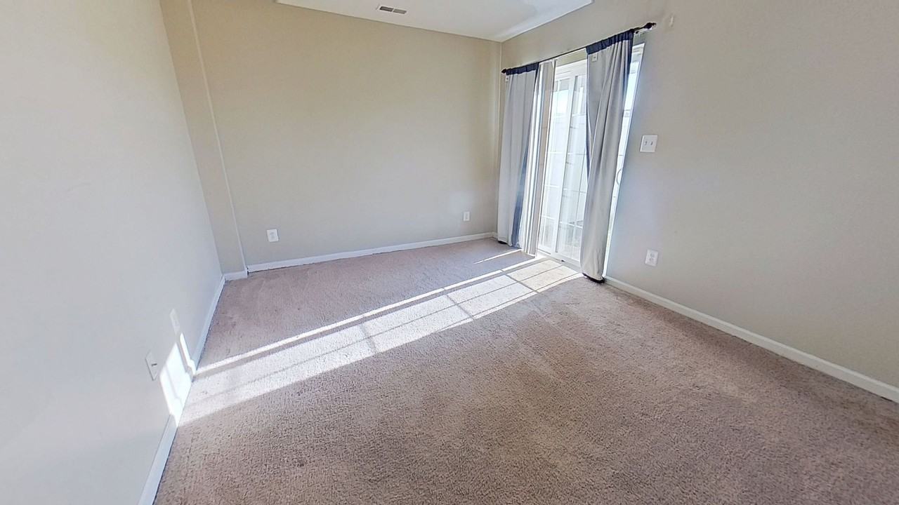 4077 Majestic Ct - Photo 5 of 15