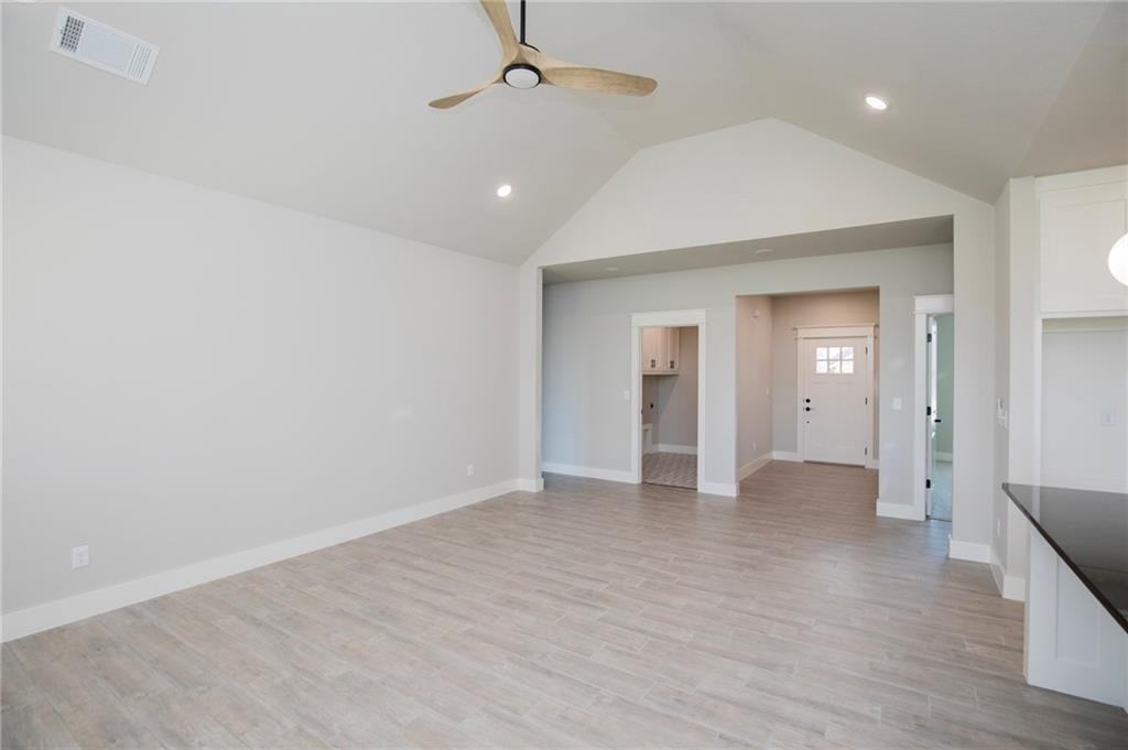 300 White Oak St #1 - Photo 3 of 24