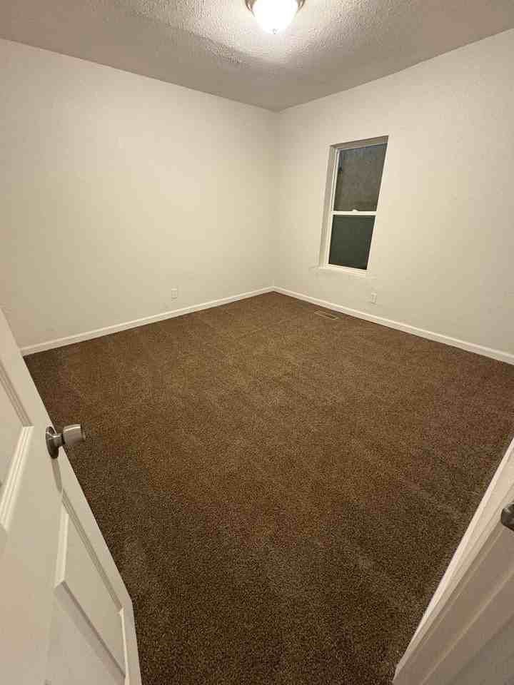 110 Kinder St - Photo 2 of 7