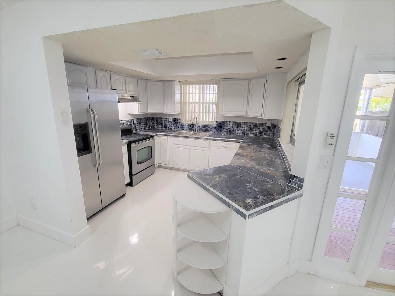 8139 Sw 209th St #8139 - Photo 4 of 18