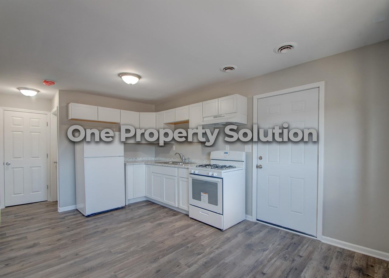 5284 Broadway 2E #1 - Photo 2 of 11