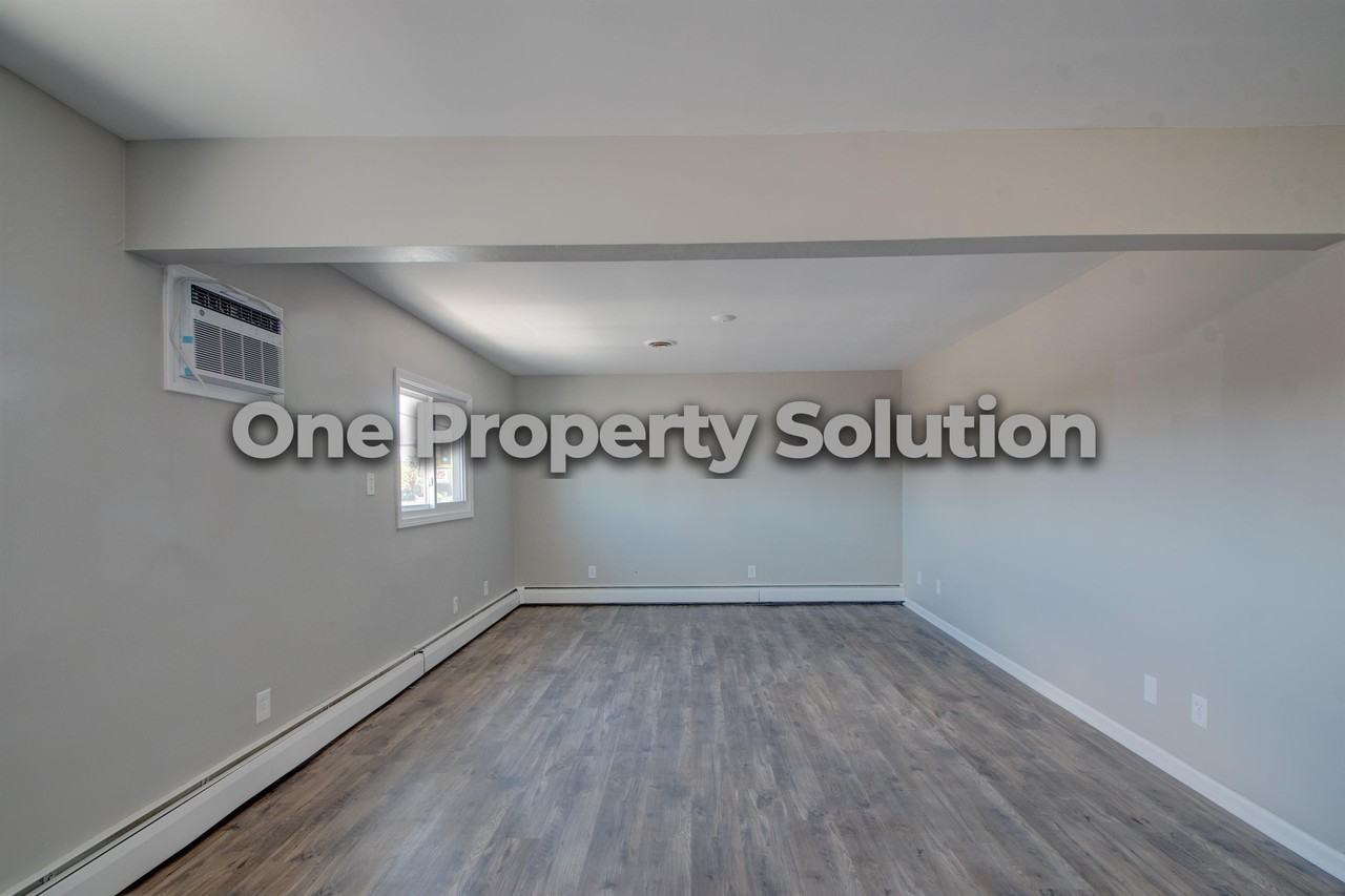 5284 Broadway 2E #1 - Photo 5 of 11