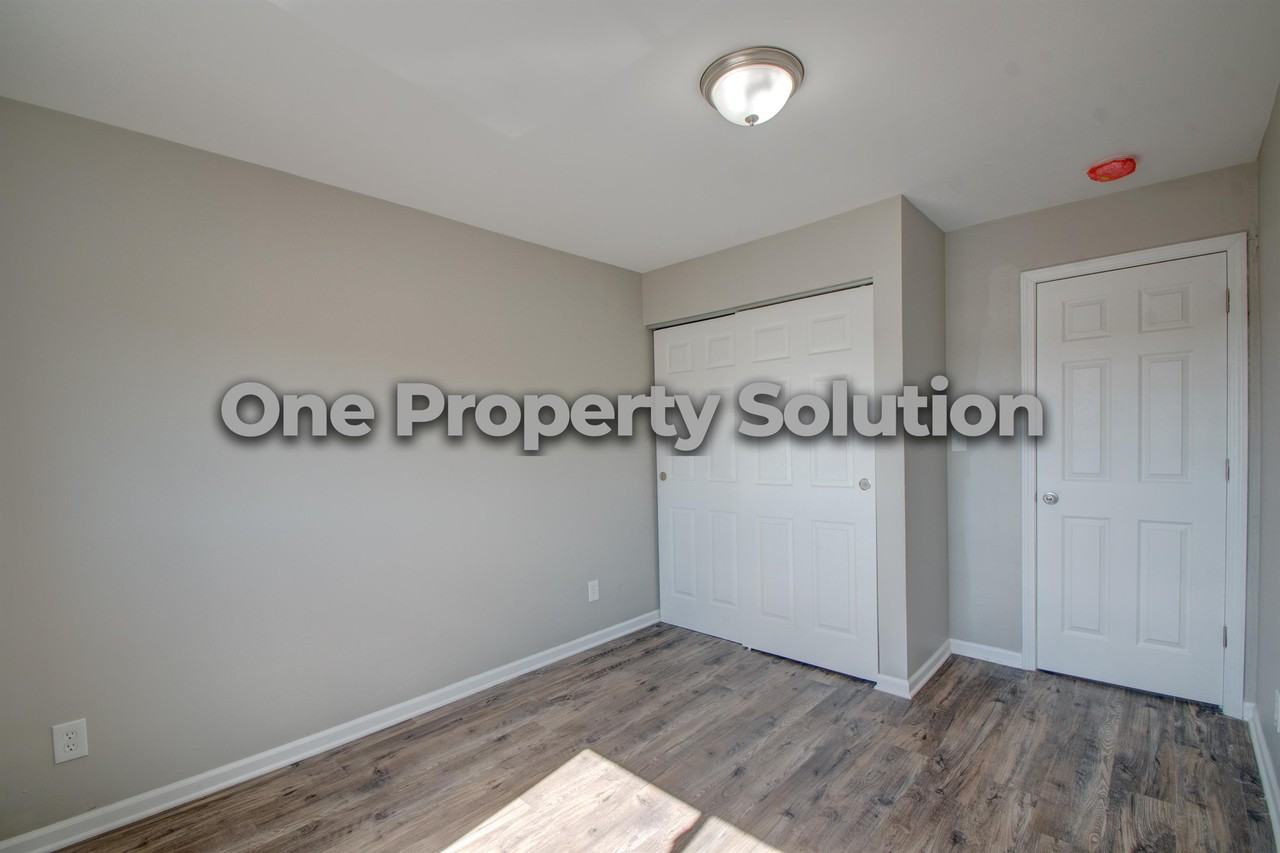 5284 Broadway 2E #1 - Photo 7 of 11