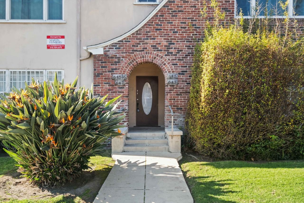 645 S Detroit St #645 - Photo 2 of 35