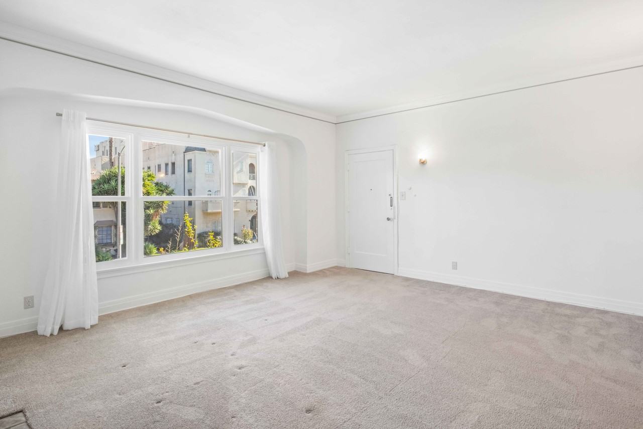 645 S Detroit St #645 - Photo 5 of 35