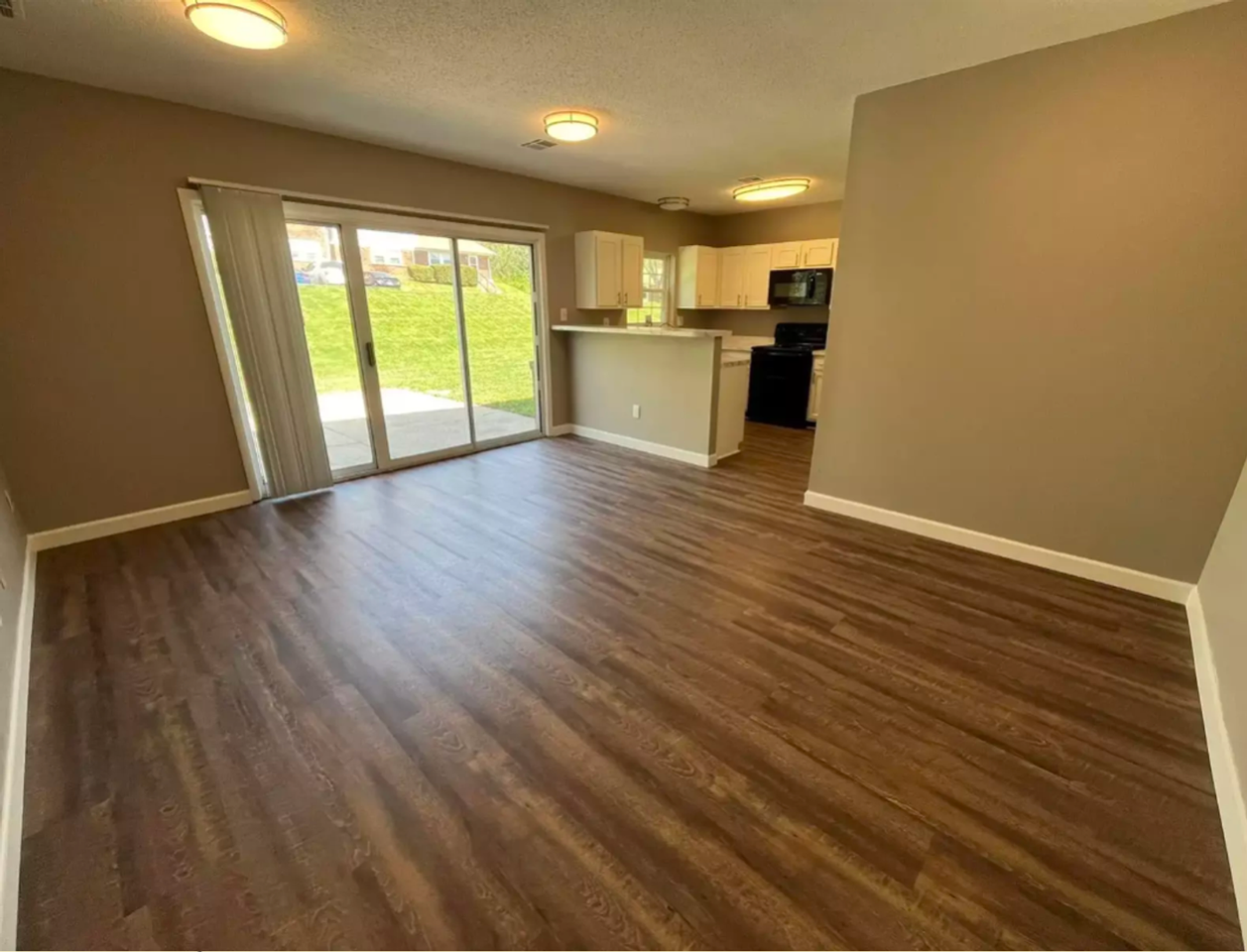 4909 Sunnyside Ct - Photo 2 of 9