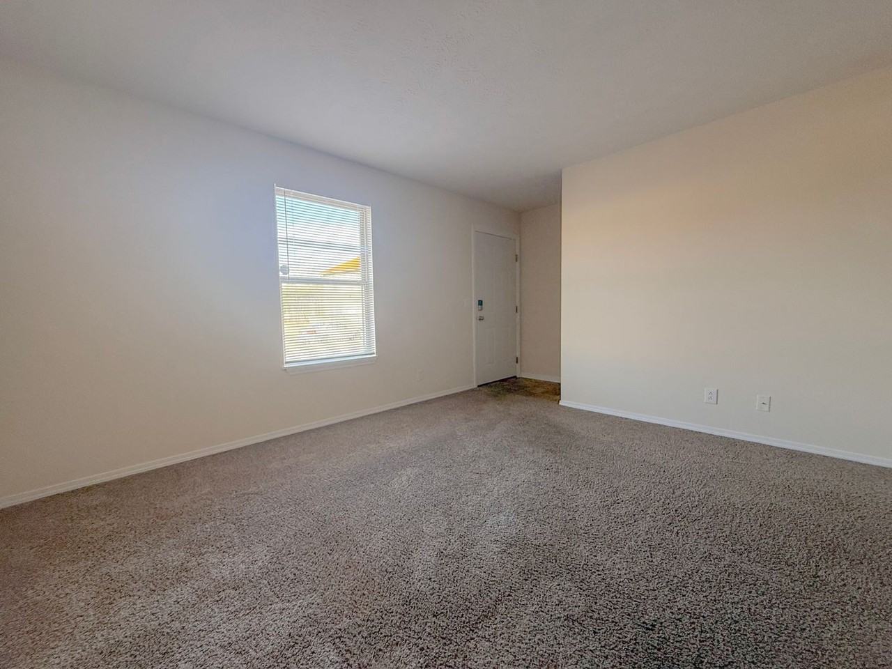 640 W Stevens St - Photo 5 of 23