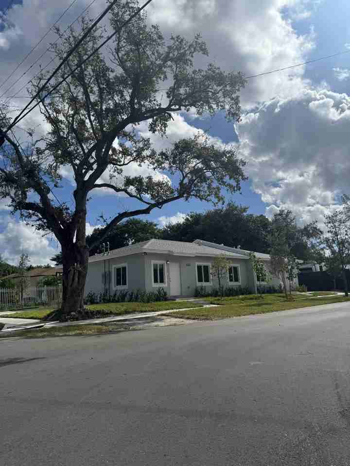 4487 NW 15th Ave - Photo 3 of 3