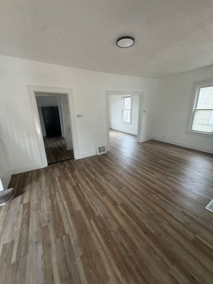 275 Greensburg Pike #1 - Photo 3 of 11