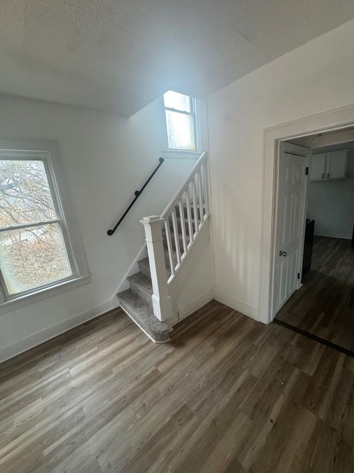 275 Greensburg Pike #1 - Photo 4 of 11