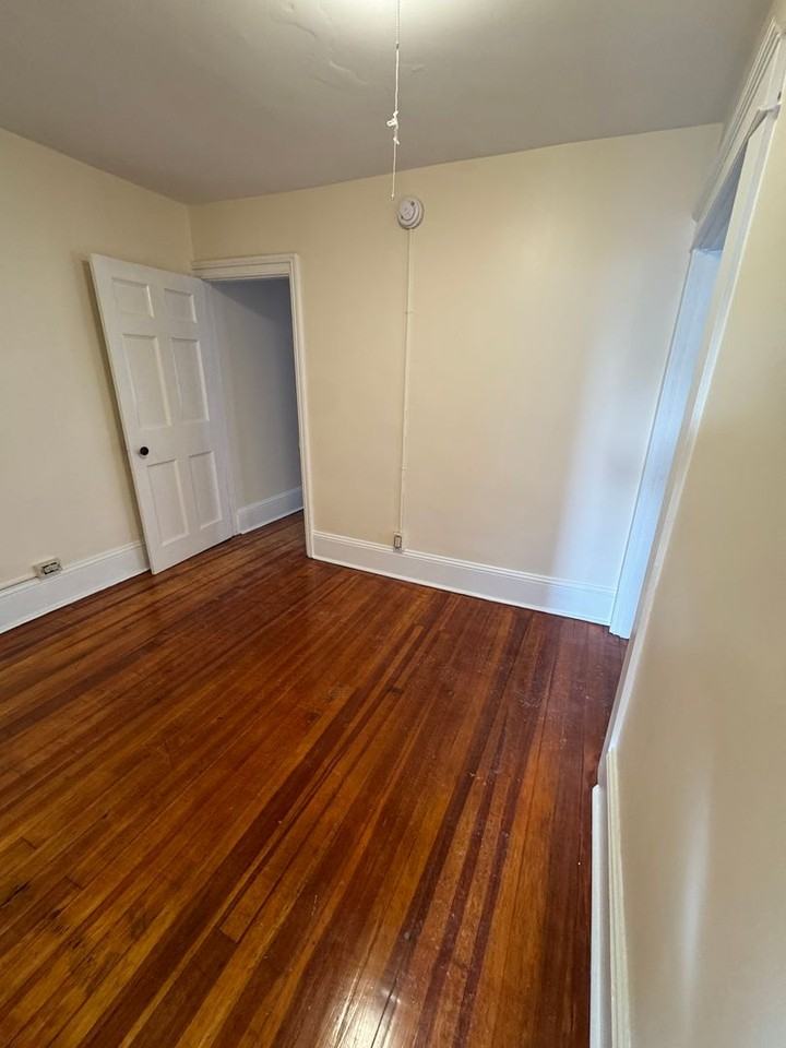 2 Valley St - Photo 5 of 10