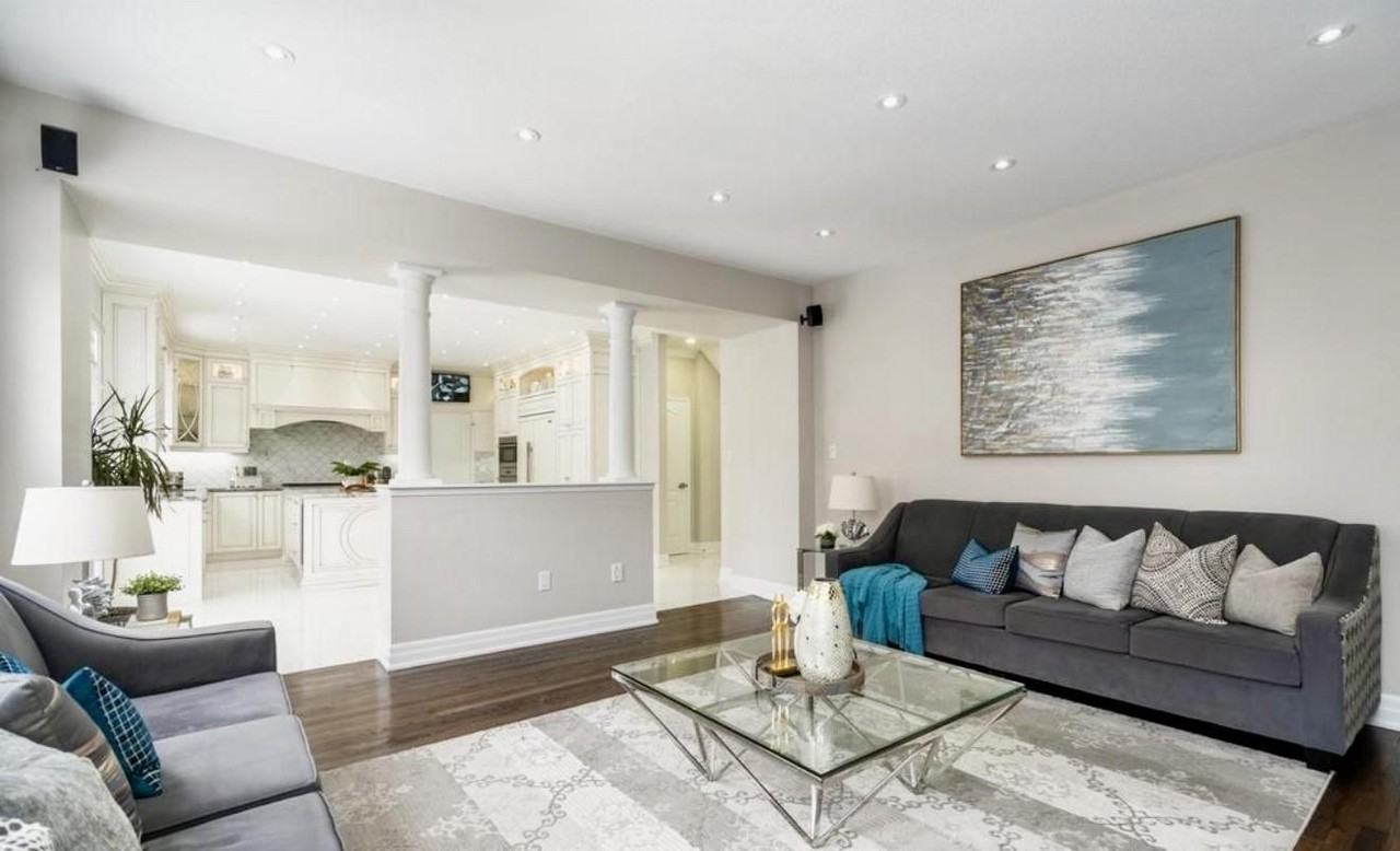 63 Northface Crescent - Photo 3 of 7