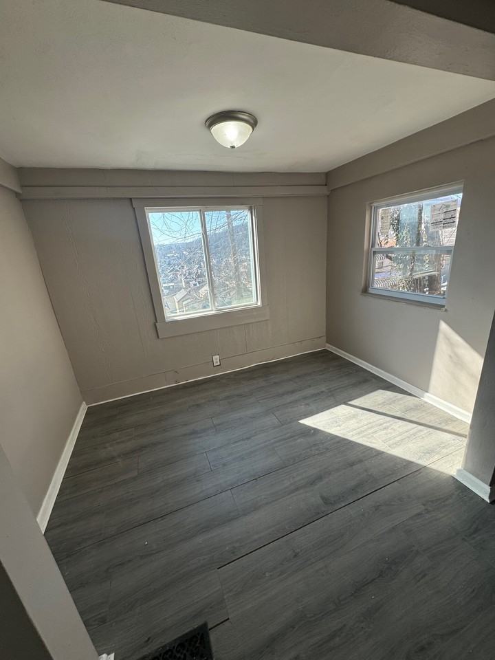 908 Benwood Ave - Photo 5 of 10