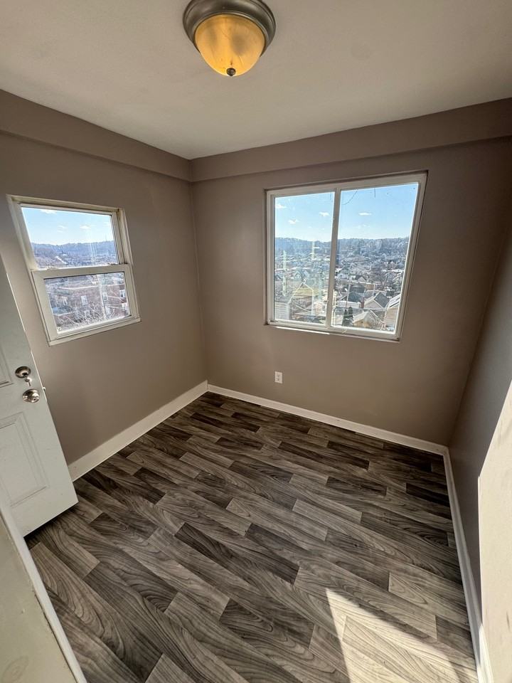 908 Benwood Ave - Photo 6 of 10