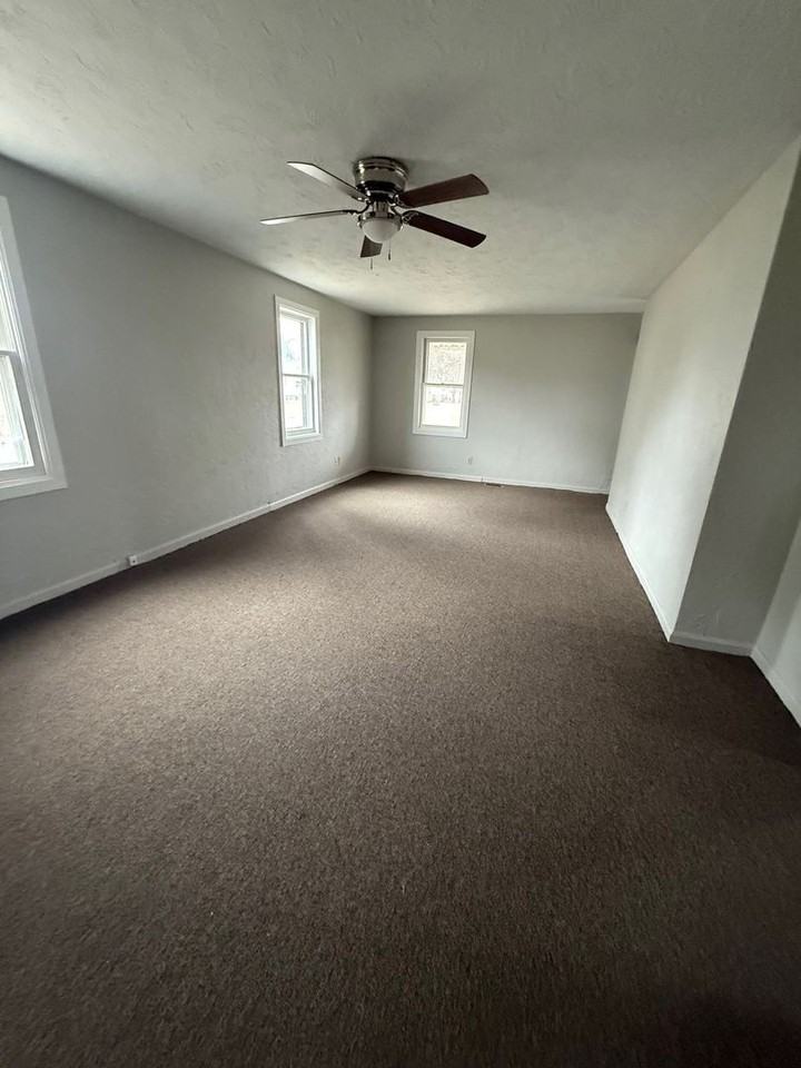 14400 W Wayne St - Photo 2 of 15