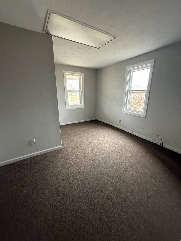 14400 W Wayne St - Photo 7 of 15