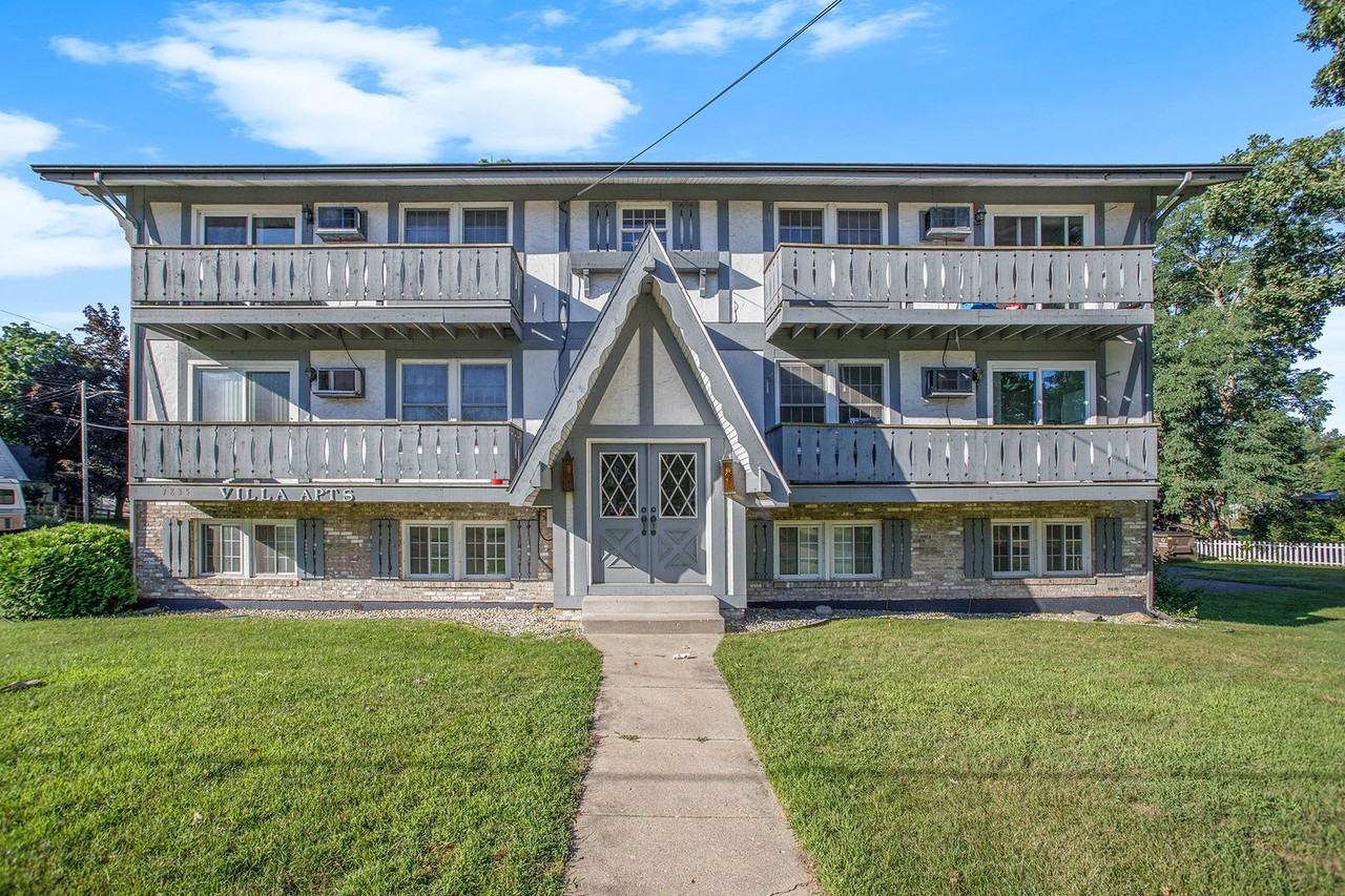 1835 Michigan Ave W #4 - Photo 2 of 15