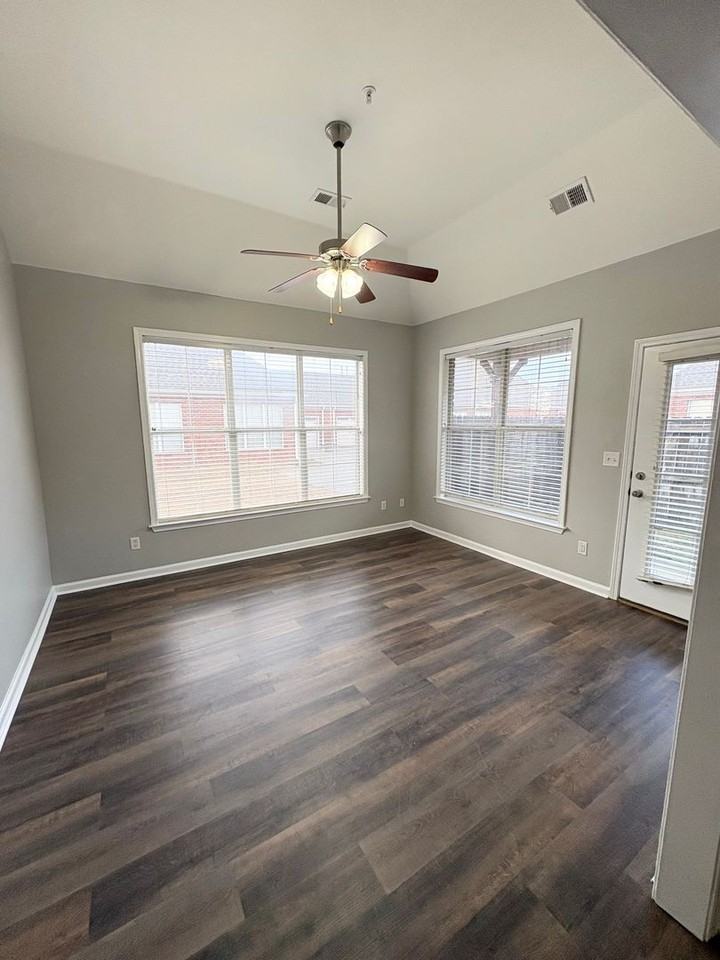 8811 Glen Xing - Photo 7 of 19