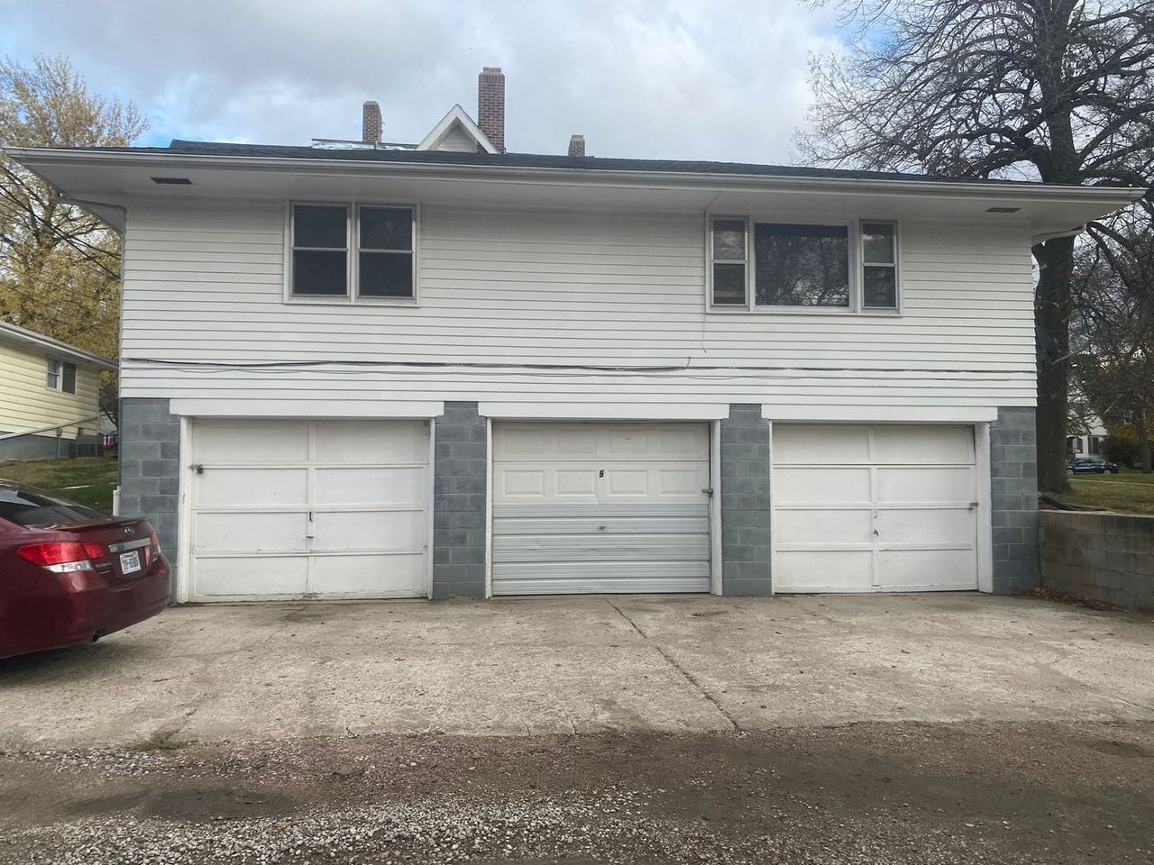 730 E 12th St - Photo 4 of 19