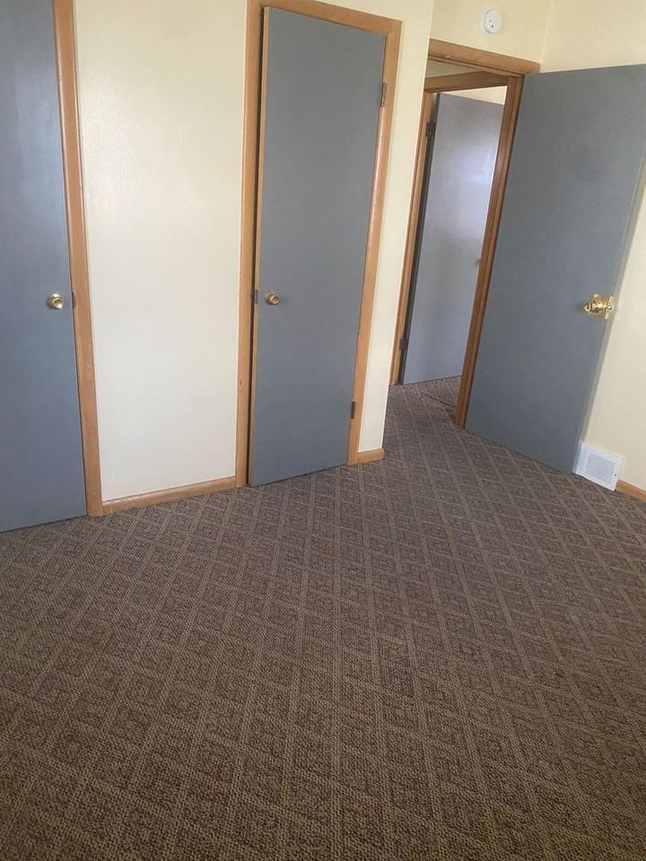 730 E 12th St - Photo 7 of 19