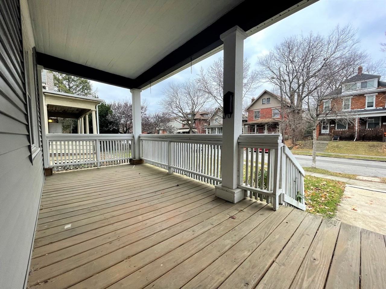 381 Alden Ave - Photo 3 of 37