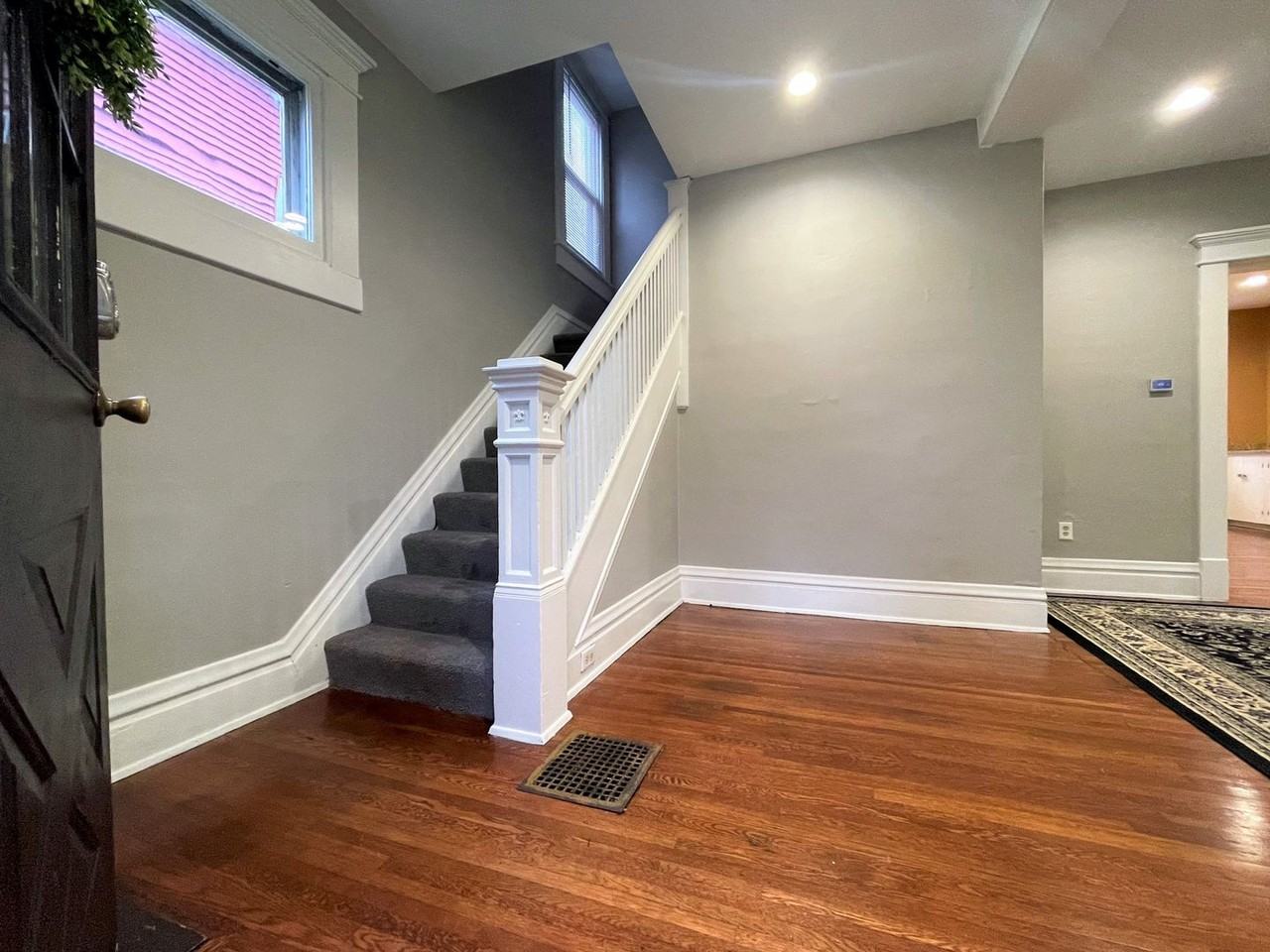 381 Alden Ave - Photo 4 of 37