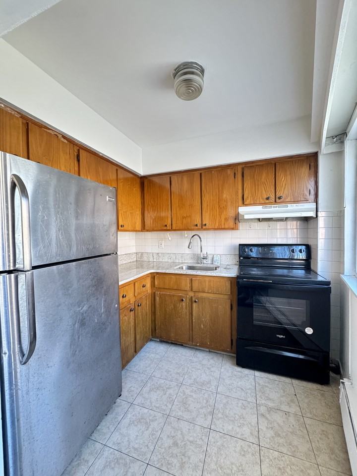 1536 41st Street #A1 - Photo 6 of 9