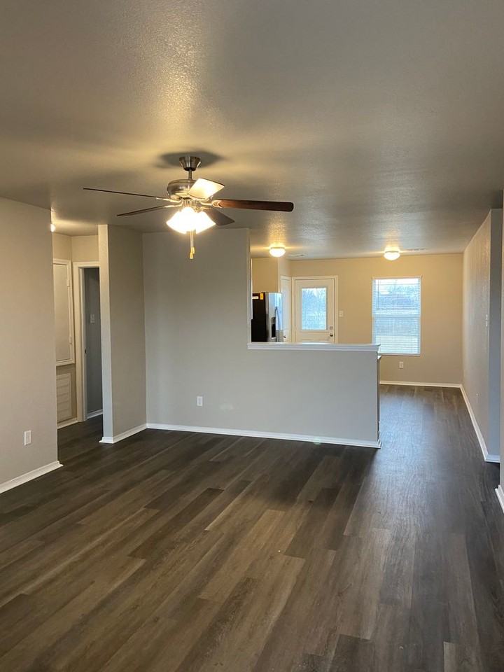 3840 Travers Ln - Photo 5 of 20