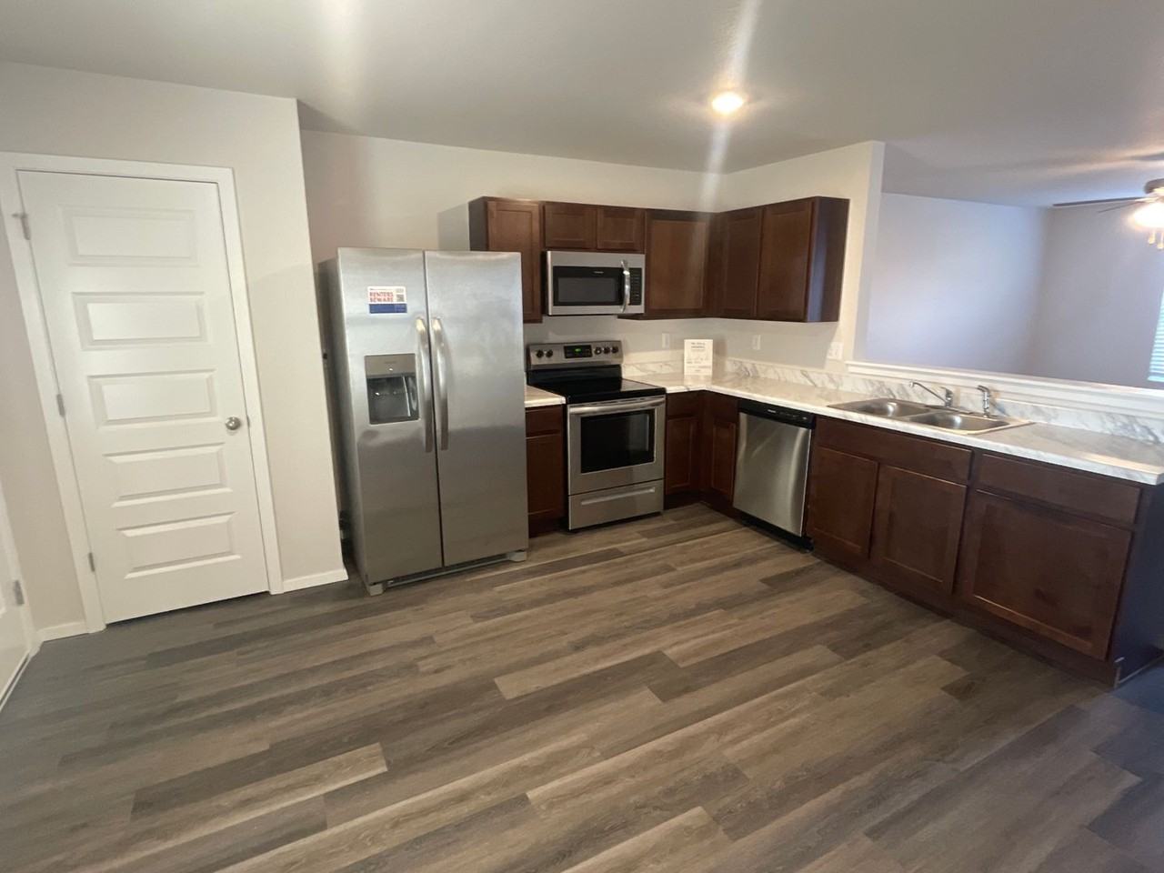 3304 E Jacob Ln - Photo 4 of 14