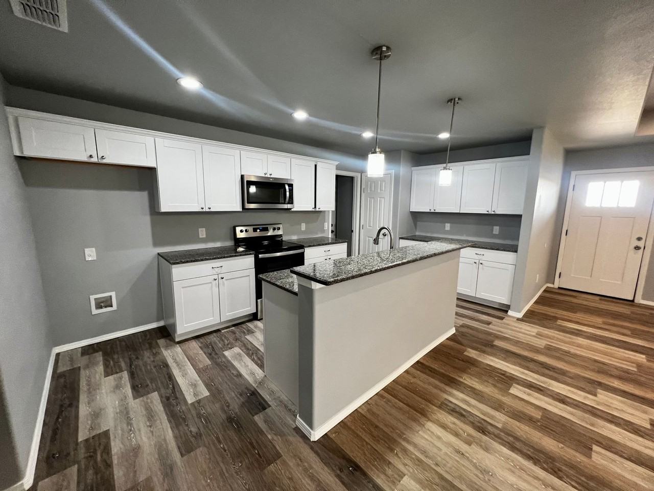 8426 11th St - Photo 6 of 14