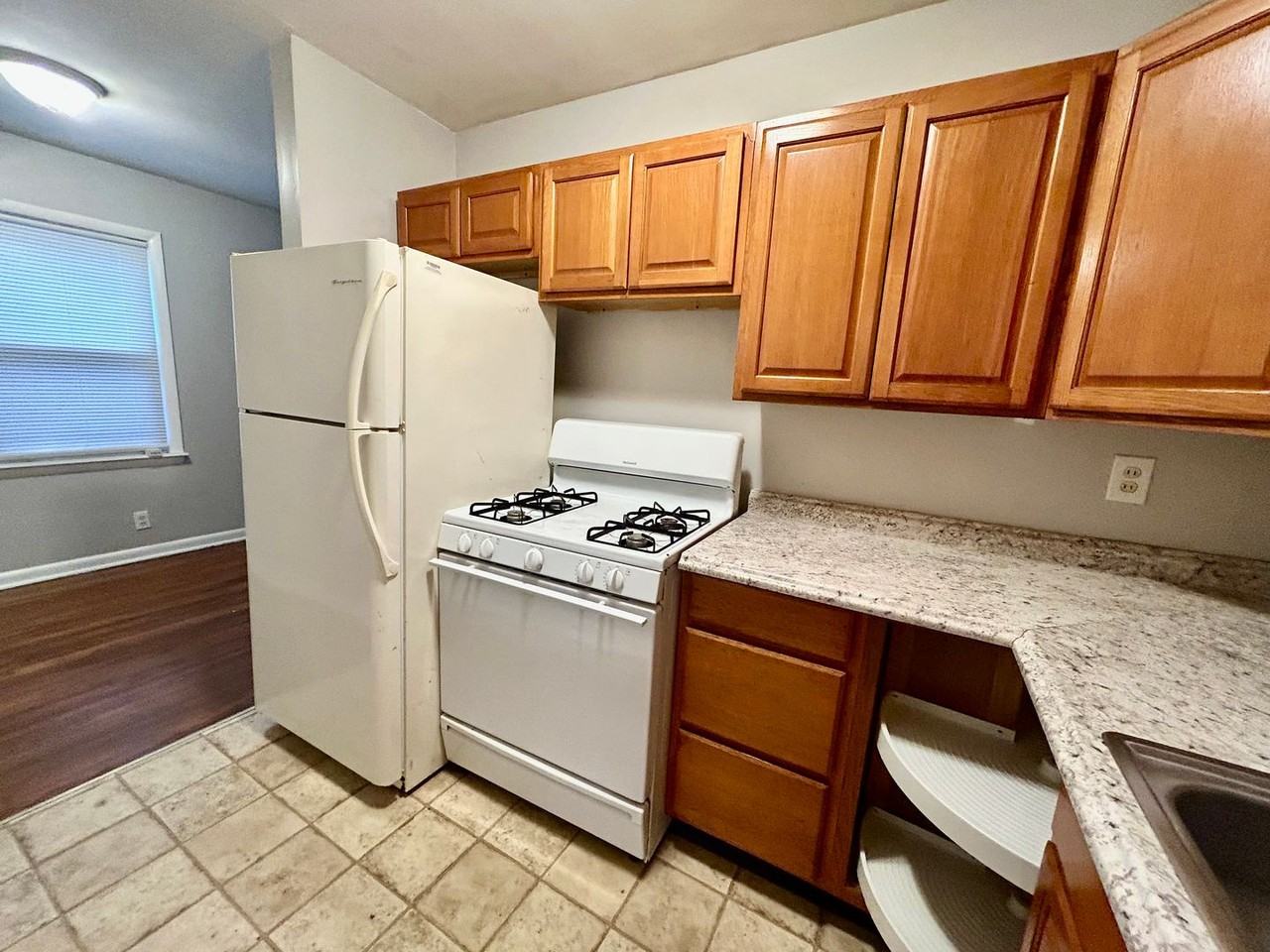 1201 N Broadway #4 - Photo 4 of 8