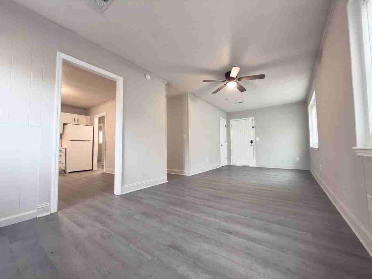 836 White Oak Dr - Photo 3 of 17