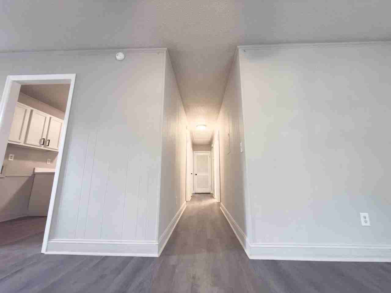 836 White Oak Dr - Photo 5 of 17