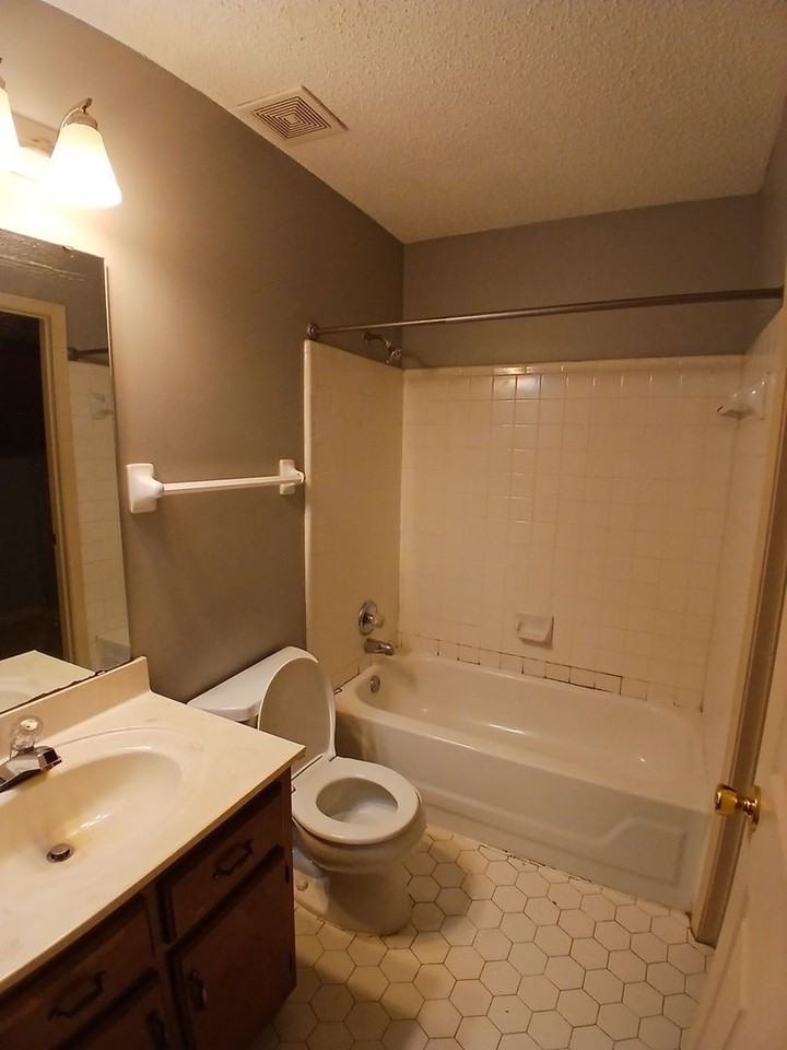 6405 Saginaw Rd - Photo 4 of 10