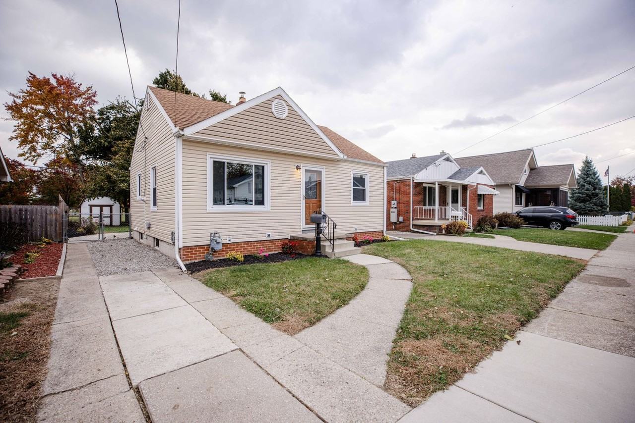 5414 303rd St - Photo 2 of 22