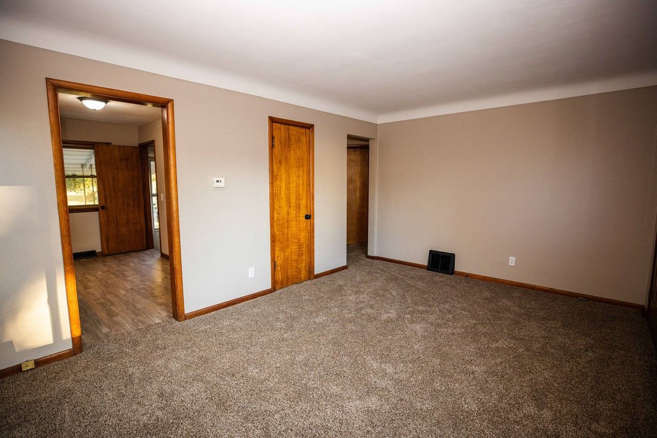 5414 303rd St - Photo 7 of 22