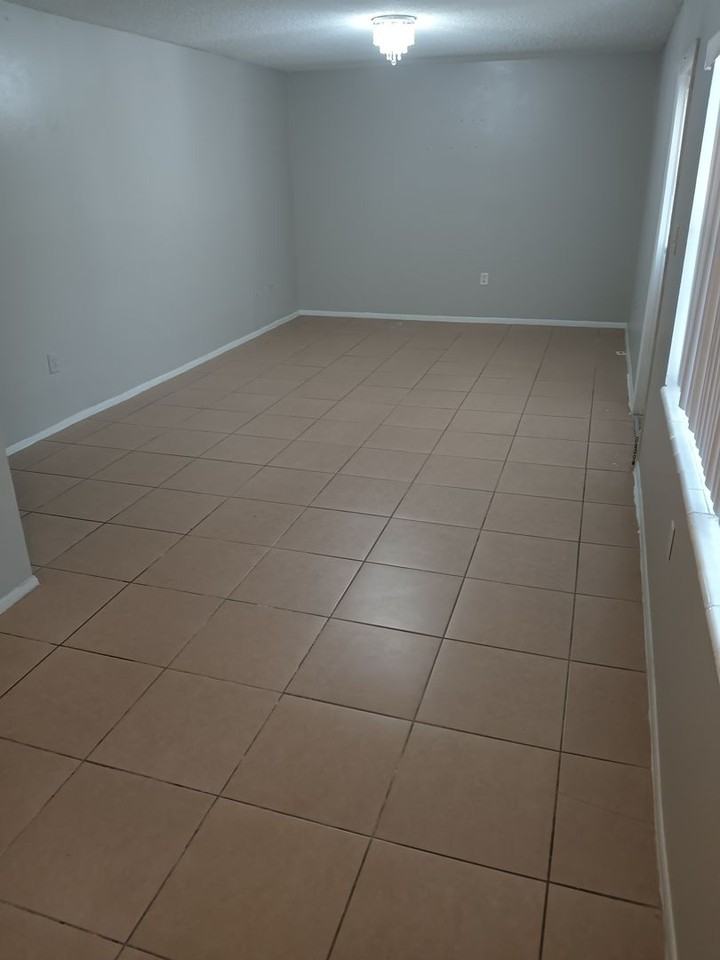 1428 Holden Ave #C - Photo 2 of 9