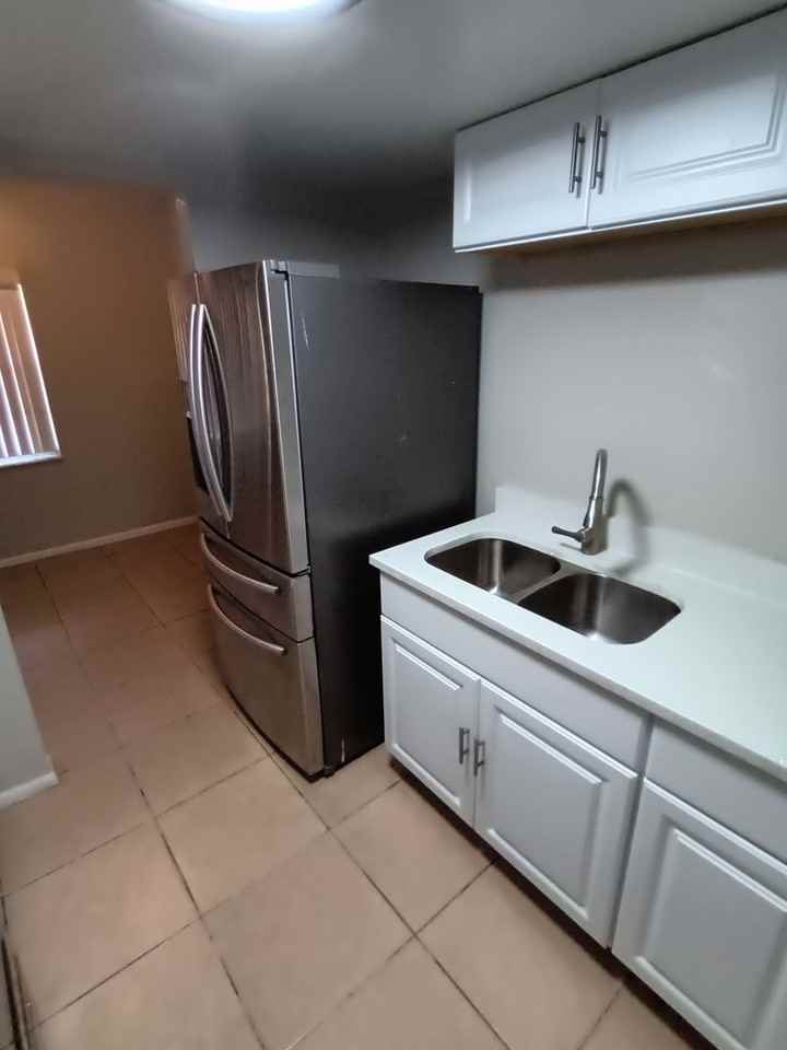 1428 Holden Ave #C - Photo 5 of 9