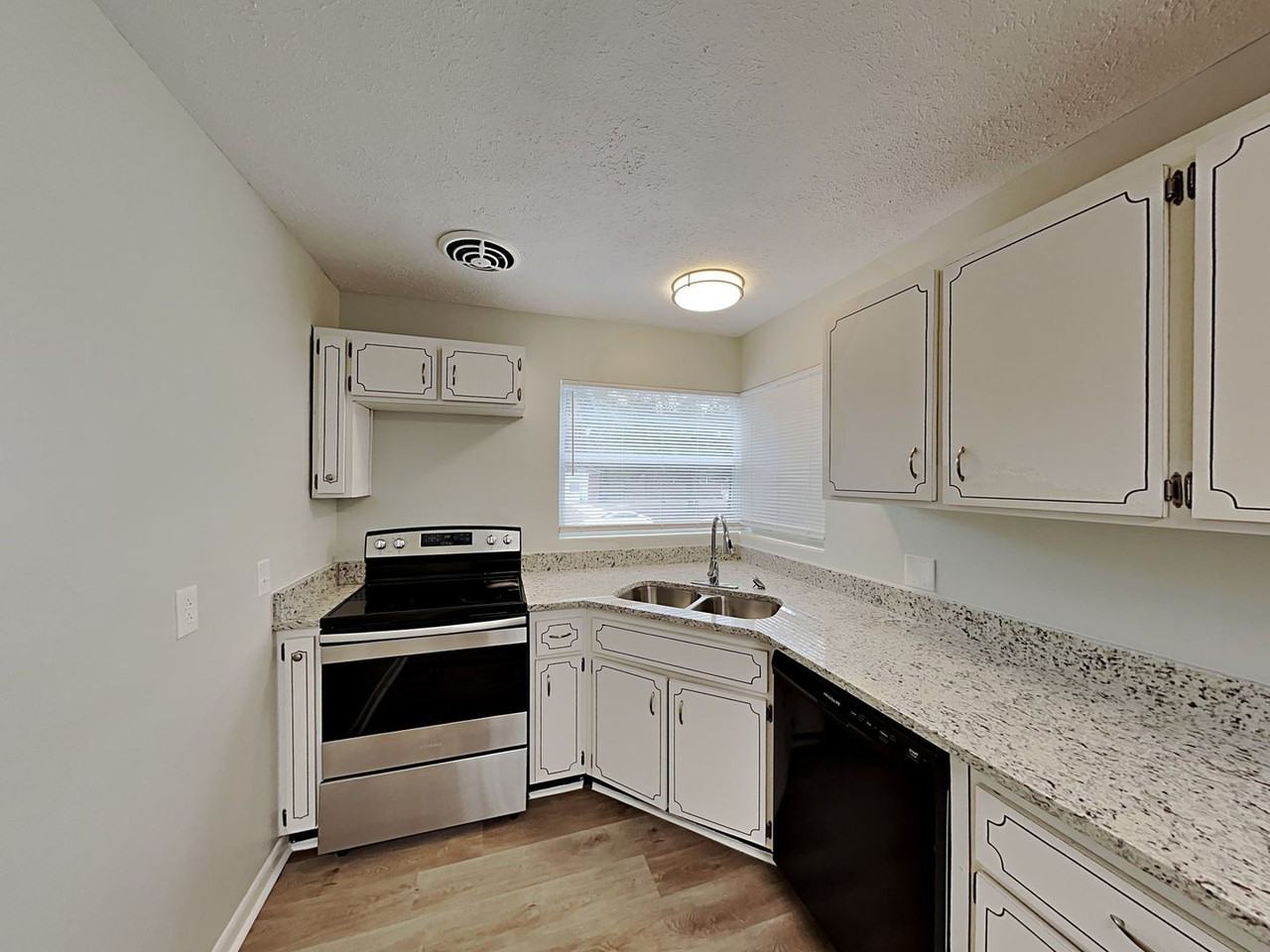 2917 Cesery Blvd - Photo 3 of 18