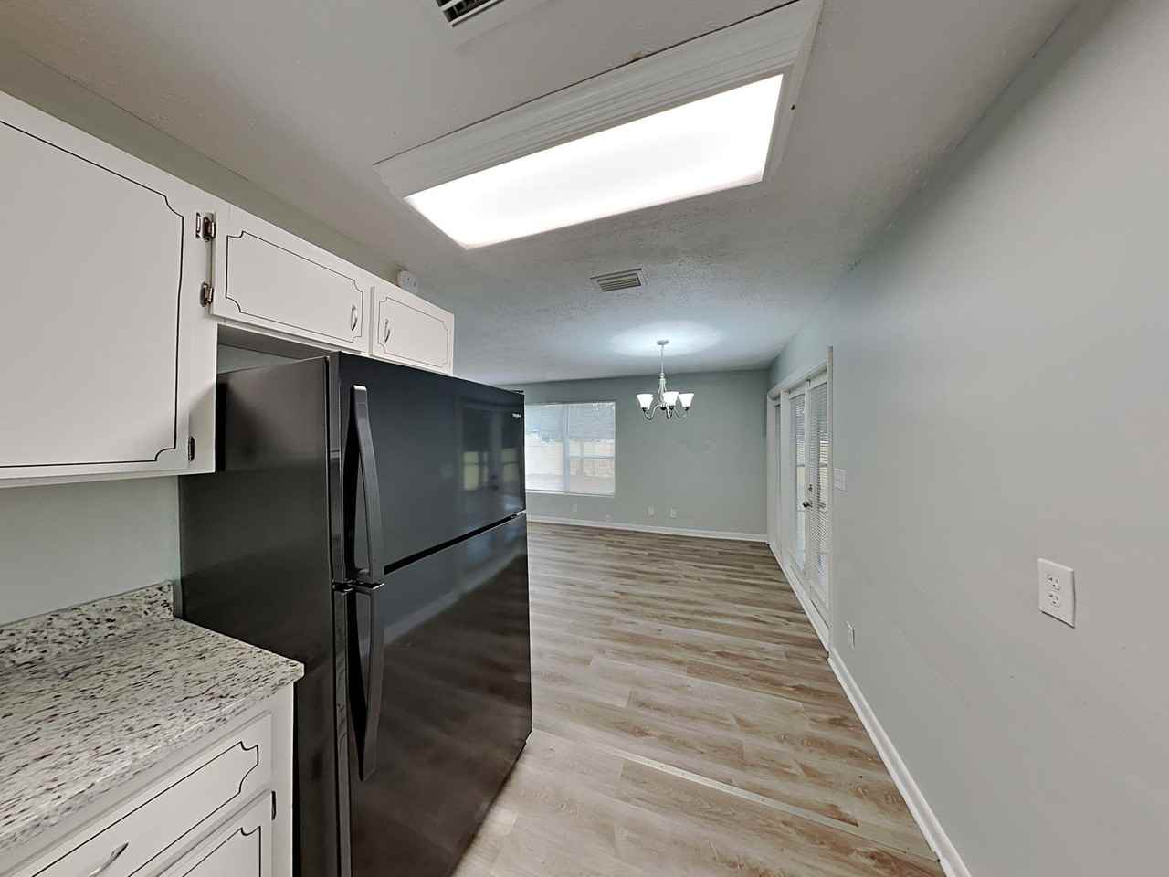 2917 Cesery Blvd - Photo 5 of 18