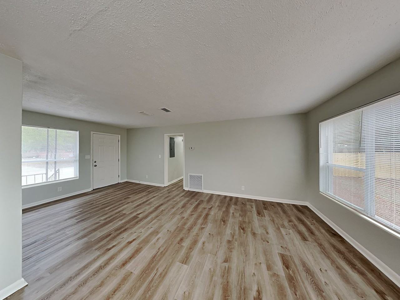 2917 Cesery Blvd - Photo 7 of 18