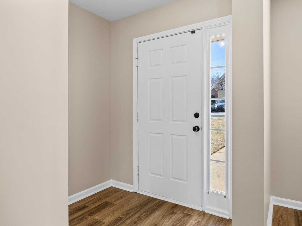 681 Thornbird Cir - Photo 3 of 37