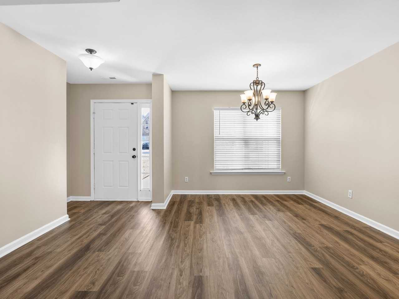 681 Thornbird Cir - Photo 4 of 37