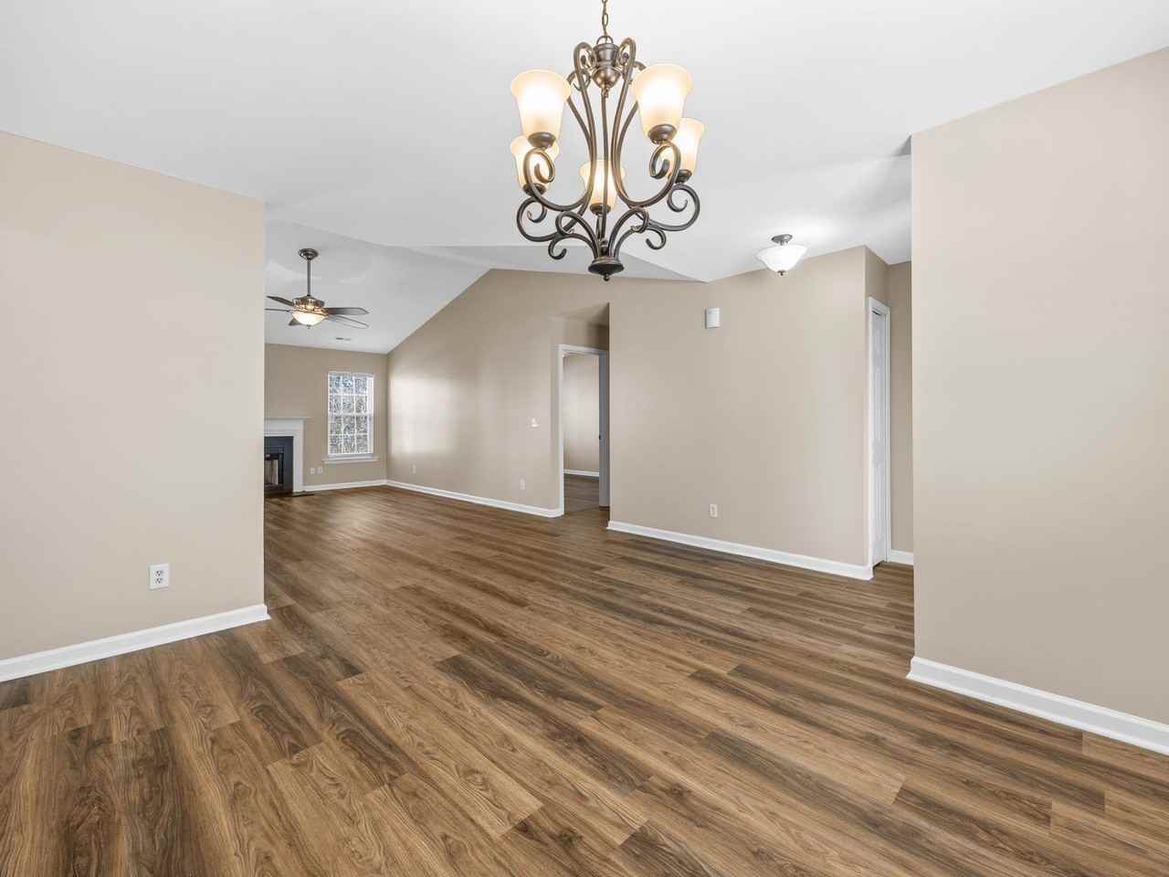 681 Thornbird Cir - Photo 7 of 37