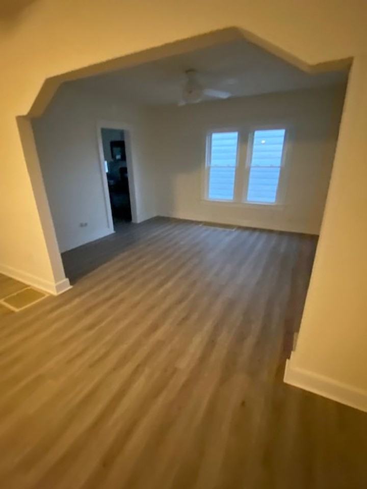 819 Chelsea Ave - Photo 6 of 25