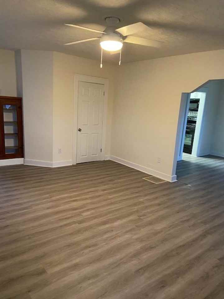 819 Chelsea Ave - Photo 7 of 25