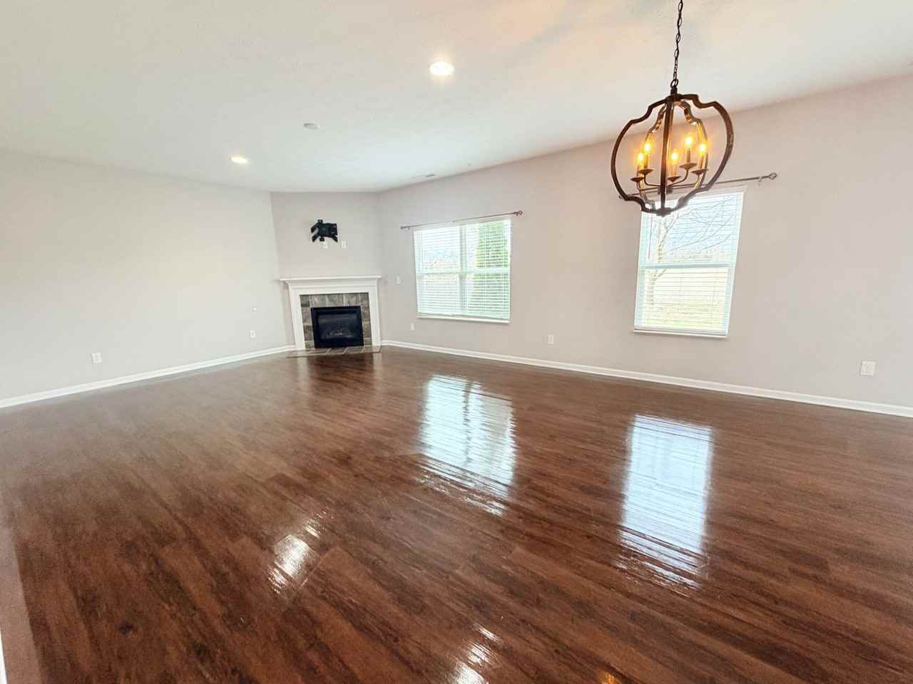 1618 Woodside Cir - Photo 5 of 40