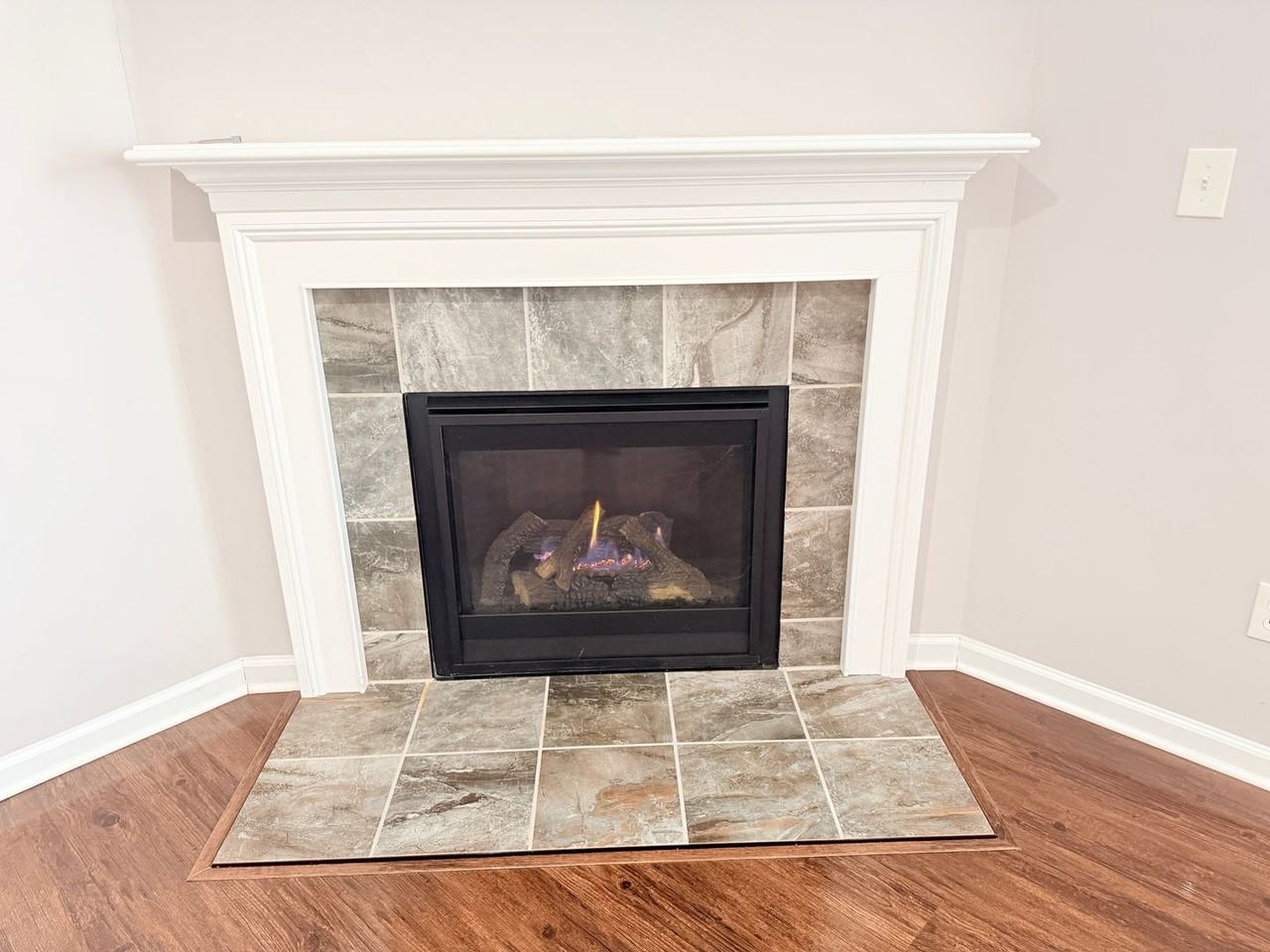 1618 Woodside Cir - Photo 7 of 40