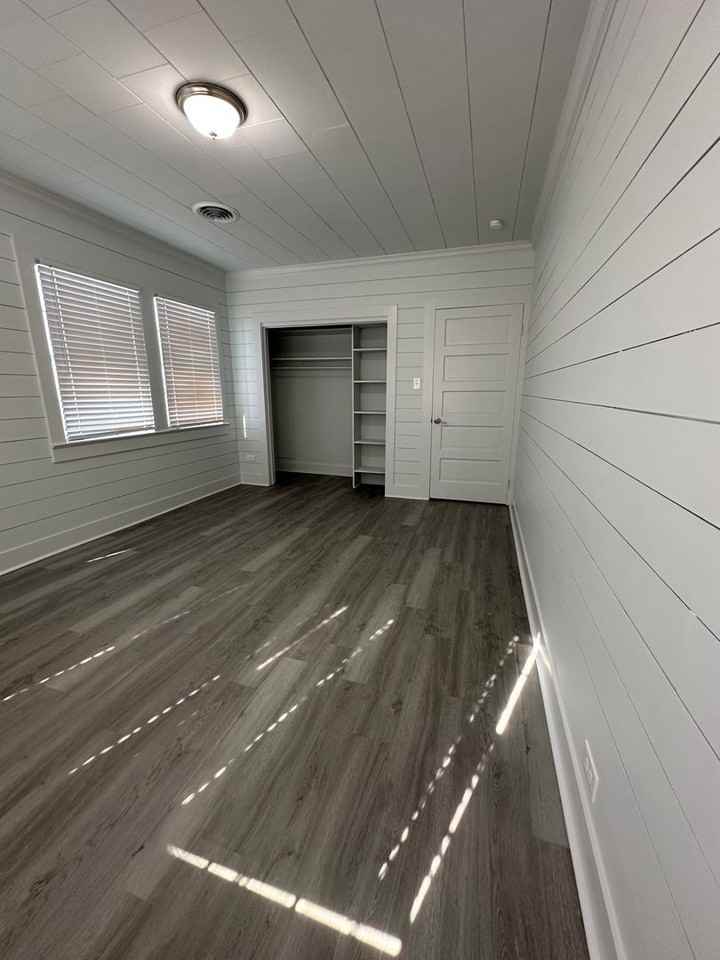 160 Church St - Photo 7 of 34